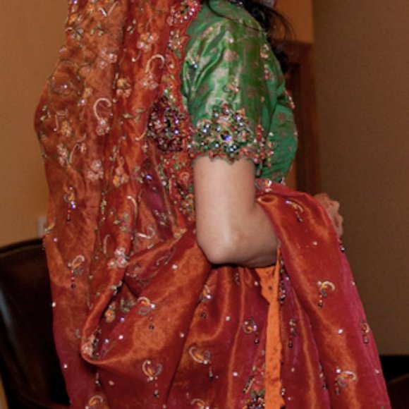Bridal Lehnga, Blouse and Dopatta - Picture 2 of 10